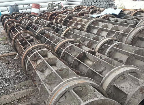 西藏拉薩回家養(yǎng)蛙,低價(jià)處理電桿廠設(shè)備,包括行車(chē) 焊機(jī) 攪拌站 空壓機(jī) 鋼模等