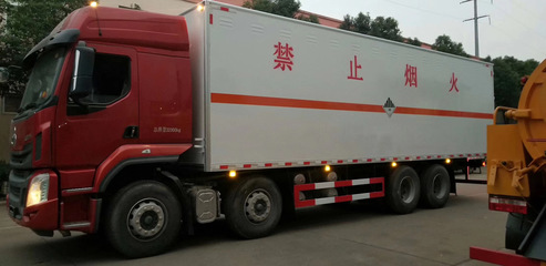 新規小三軸空氣懸掛危險品氣瓶廂式運輸車 4S店級的安全與高效之選